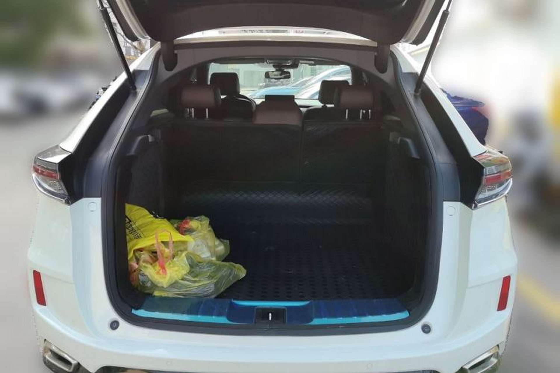 Used Honda UR-V 2023 370TURBO Four-Wheel Drive Luxury Edition Trunk