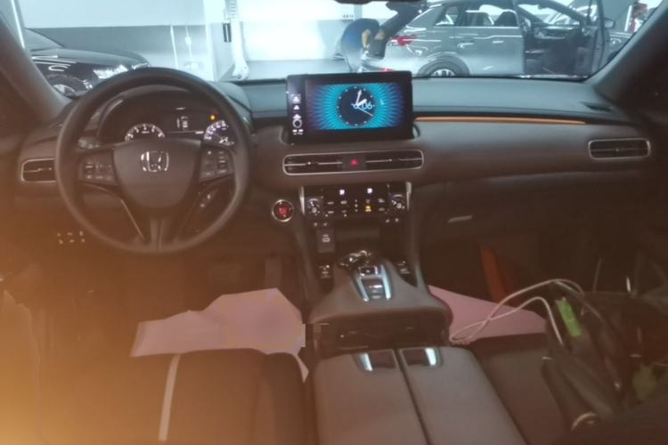 Used Honda UR-V 2024 370TURBO Four-Wheel Drive Deluxe Edition Center Console
