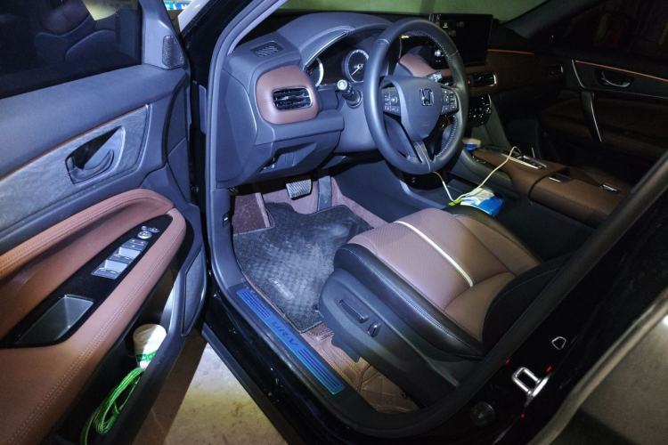 Used Honda UR-V 2024 370TURBO Two-Wheel-Drive Luxury Edition Driver Seat