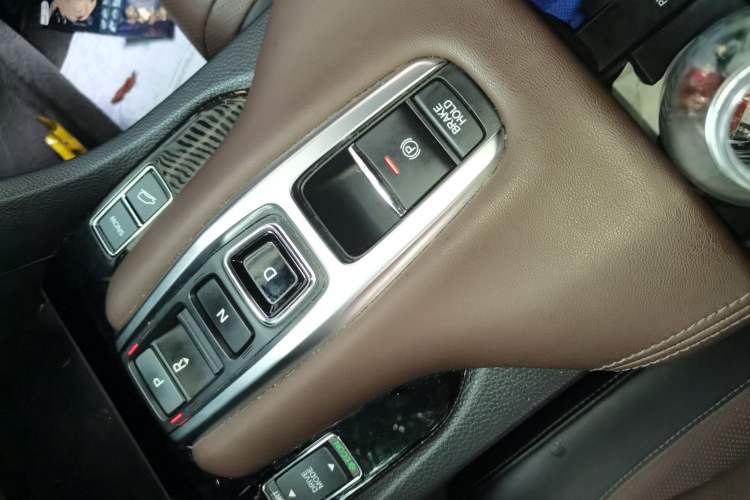 Used Honda UR-V 2024 370TURBO Four-Wheel Drive Deluxe Edition Gear Lever