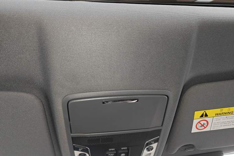 Used Honda UR-V 2024 370TURBO Two-Wheel-Drive Luxury Edition Headliner