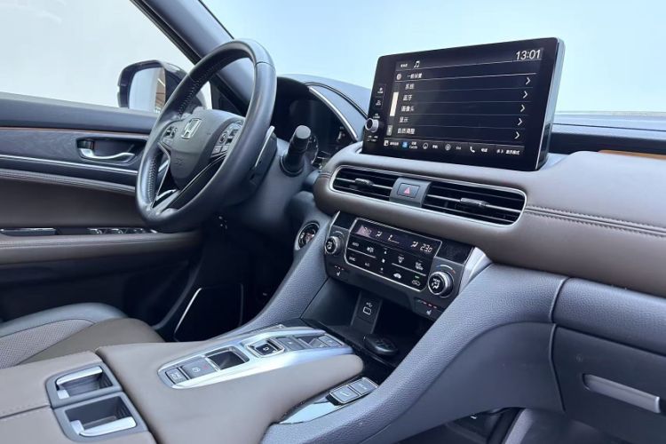 Used Honda UR-V 2024 370TURBO Two-Wheel-Drive Luxury Edition Interior 1