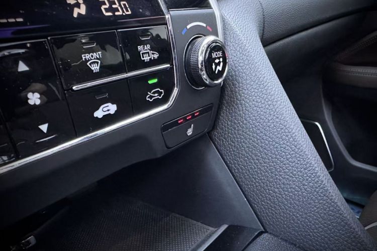 Used Honda UR-V 2024 370TURBO Two-Wheel-Drive Luxury Edition Interior 8