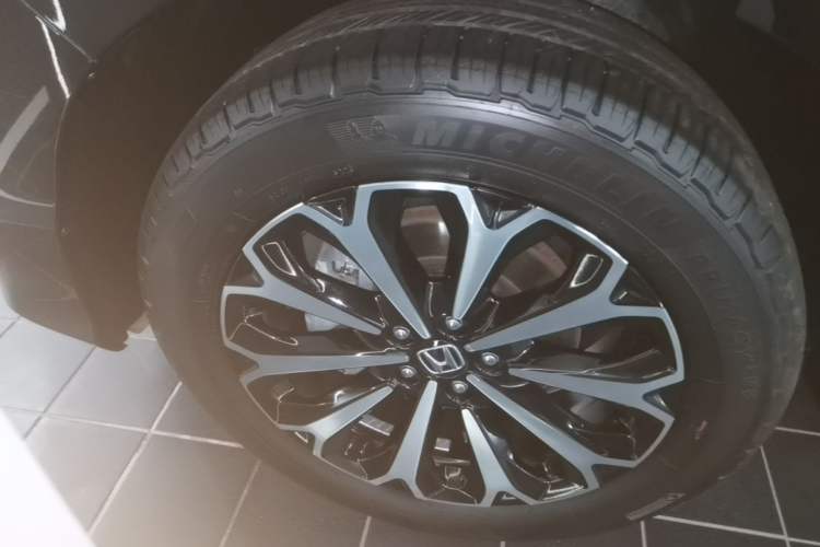 Used Honda UR-V 2024 370TURBO Four-Wheel Drive Deluxe Edition Left Front Wheel Hub