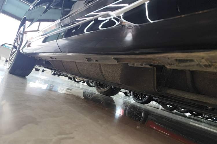 Used Honda UR-V 2024 370TURBO Two-Wheel-Drive Luxury Edition Left Side Sill