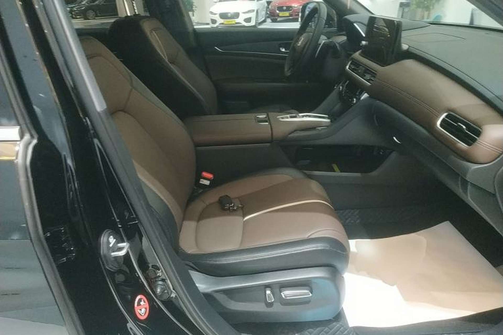 Used Honda UR-V 2024 370TURBO Two-Wheel-Drive Luxury Edition Right Front Seat