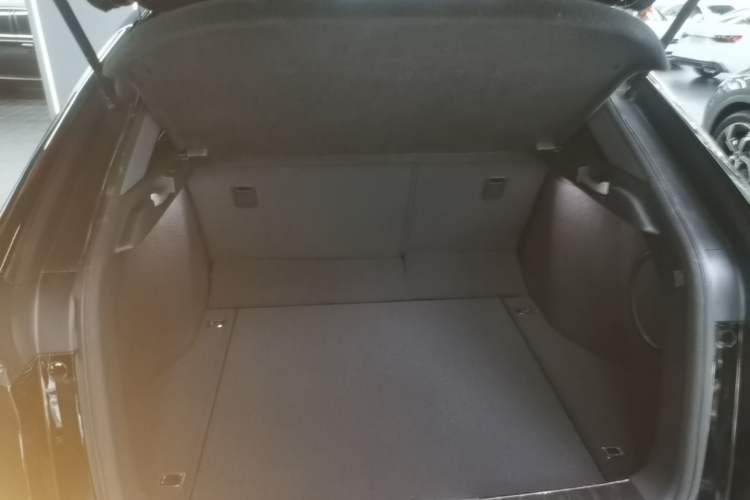 Used Honda UR-V 2024 370TURBO Four-Wheel Drive Deluxe Edition Trunk