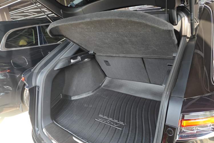 Used Honda UR-V 2024 370TURBO Two-Wheel-Drive Luxury Edition Trunk