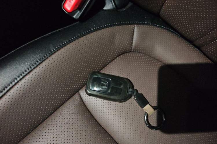 Used Honda UR-V 2024 370TURBO Two-Wheel-Drive Luxury Edition Vehicle Key
