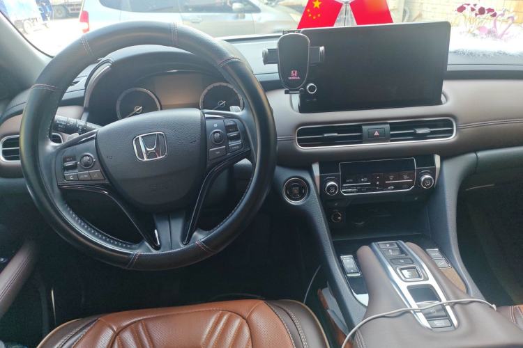 Used Honda UR-V 2024 370TURBO Two-Wheel-Drive Luxury Edition Center Console