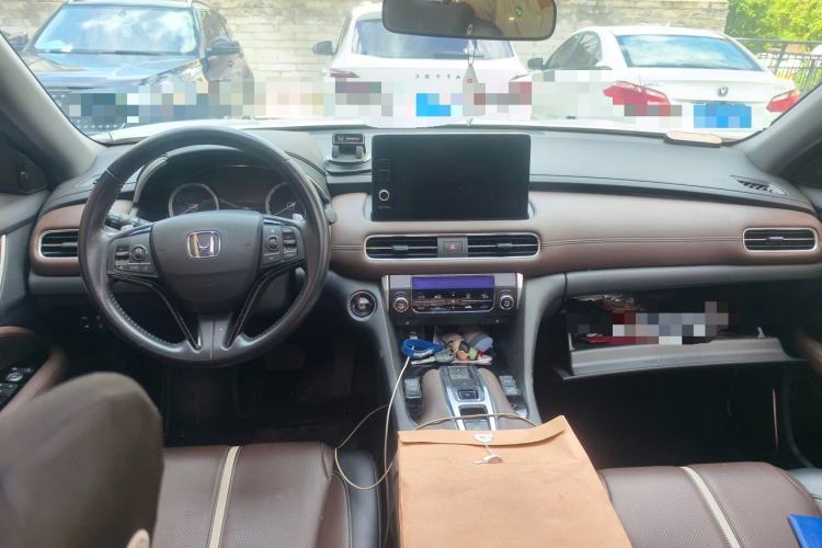 Used Honda UR-V 2024 370TURBO Two-Wheel-Drive Luxury Edition Center Console