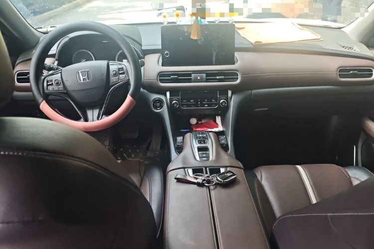 Used Honda UR-V 2024 370TURBO Two-Wheel-Drive Luxury Edition Center Console