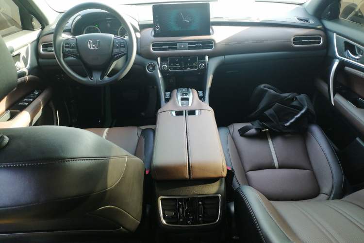 Used Honda UR-V 2024 370TURBO Two-Wheel-Drive Luxury Edition Center Console