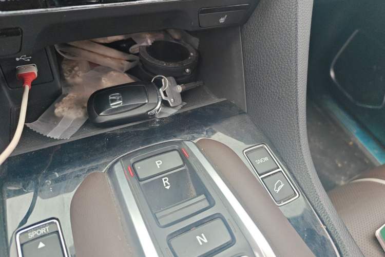 Used Honda UR-V 2024 370TURBO Two-Wheel-Drive Luxury Edition Gear Lever