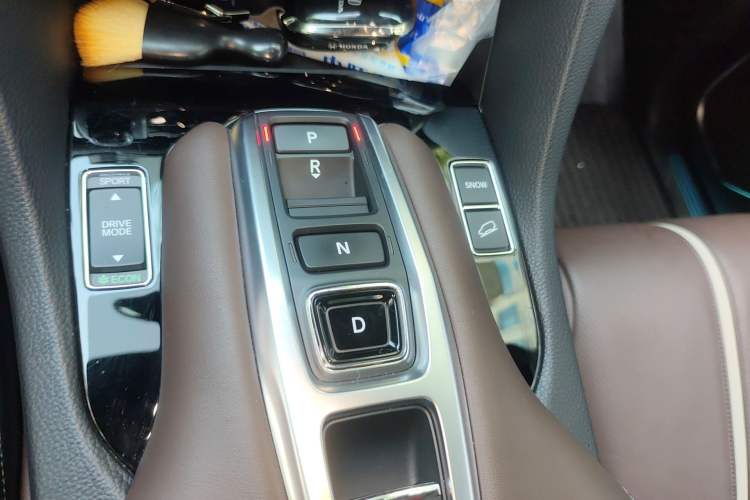 Used Honda UR-V 2024 370TURBO Four-Wheel Drive Deluxe Edition Gear Lever