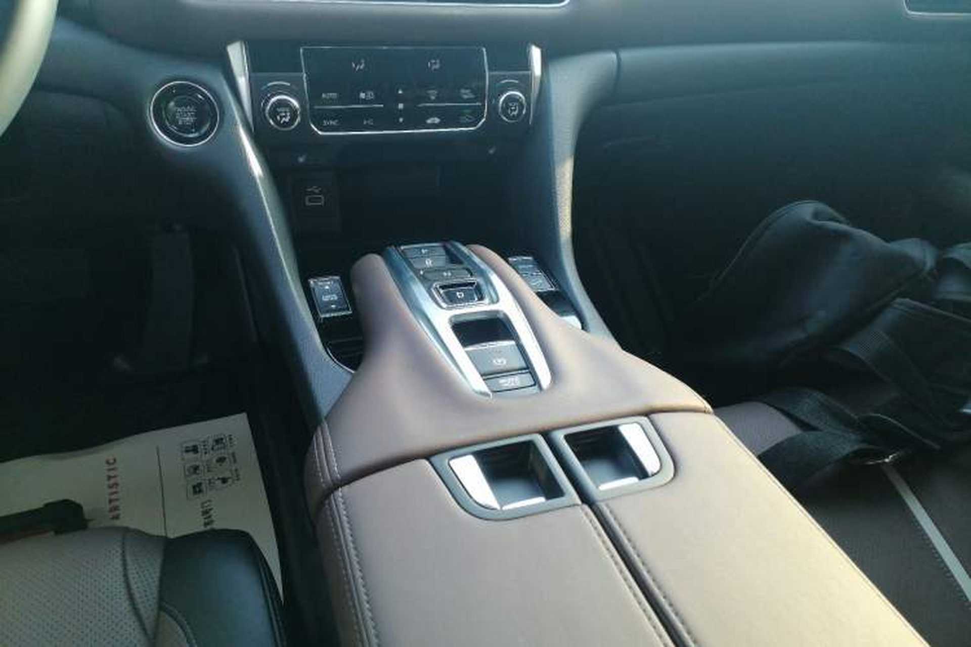 Used Honda UR-V 2024 370TURBO Two-Wheel-Drive Luxury Edition Gear Lever