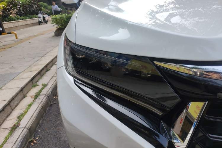 Used Honda UR-V 2024 370TURBO Four-Wheel Drive Deluxe Edition Right Front Headlight