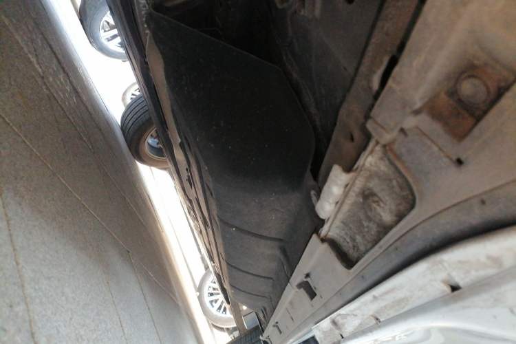Used Honda UR-V 2024 370TURBO Two-Wheel-Drive Luxury Edition Right Side Sill