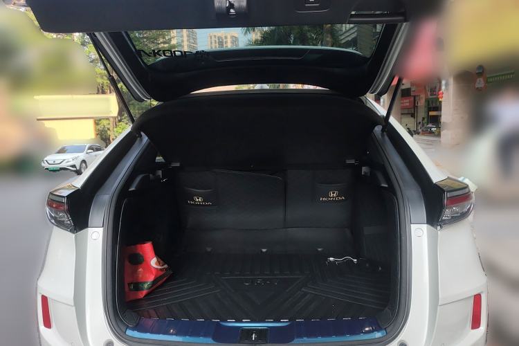 Used Honda UR-V 2024 370TURBO Four-Wheel Drive Deluxe Edition Trunk