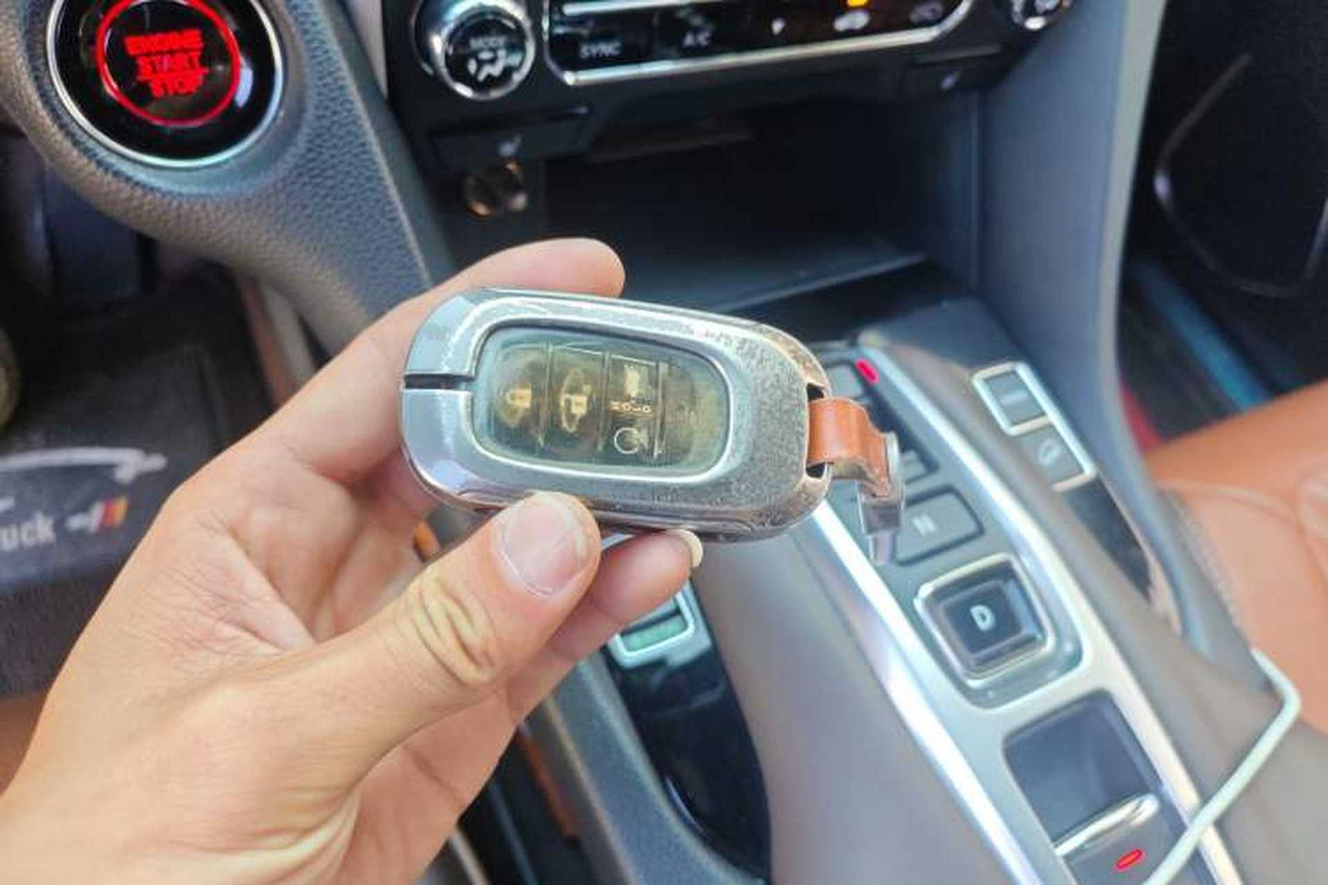 Used Honda UR-V 2024 370TURBO Two-Wheel-Drive Luxury Edition Vehicle Key