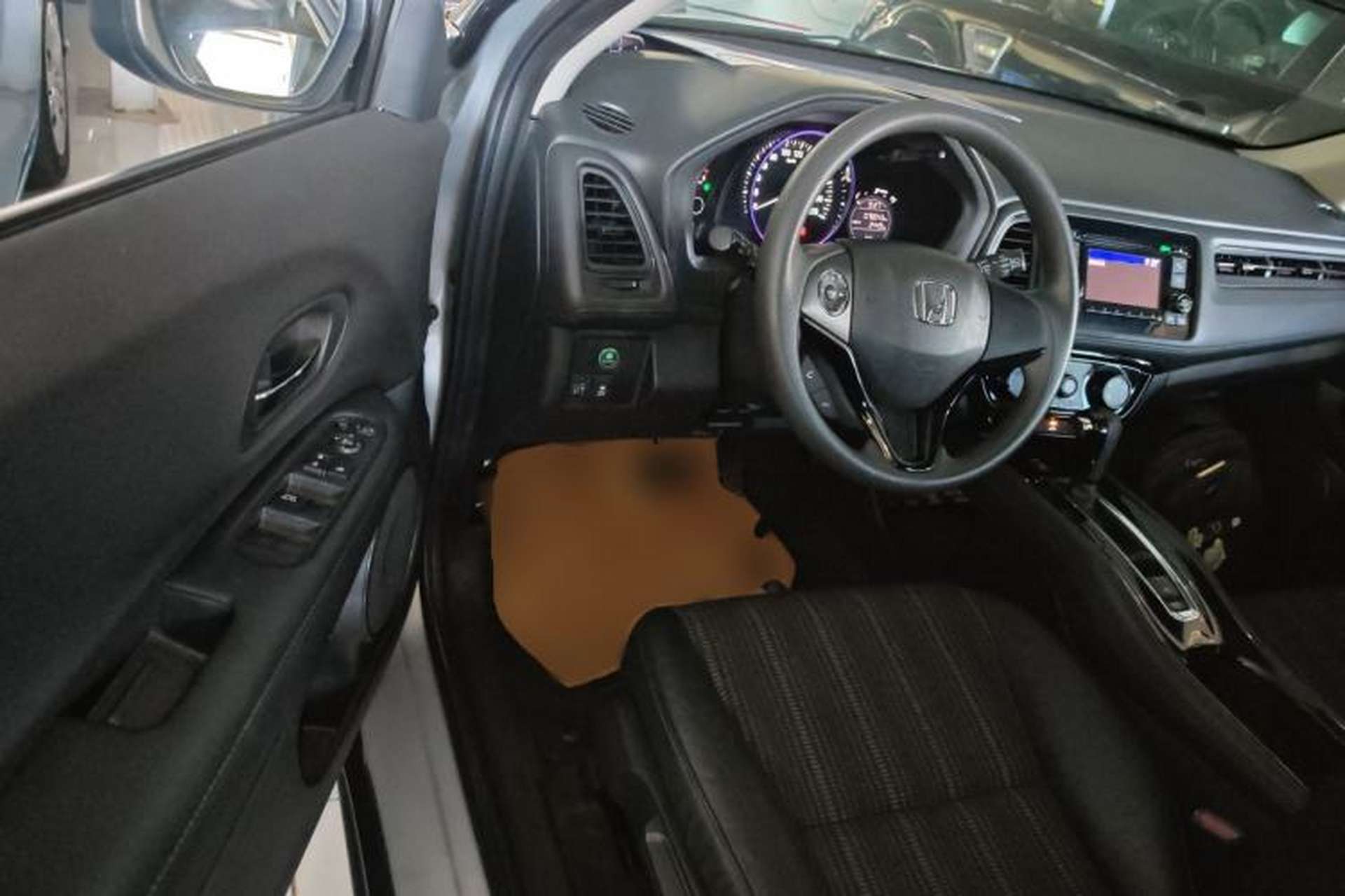Used Honda Vezel 2015 1.8L CVT 2WD Elite Model Driver Seat