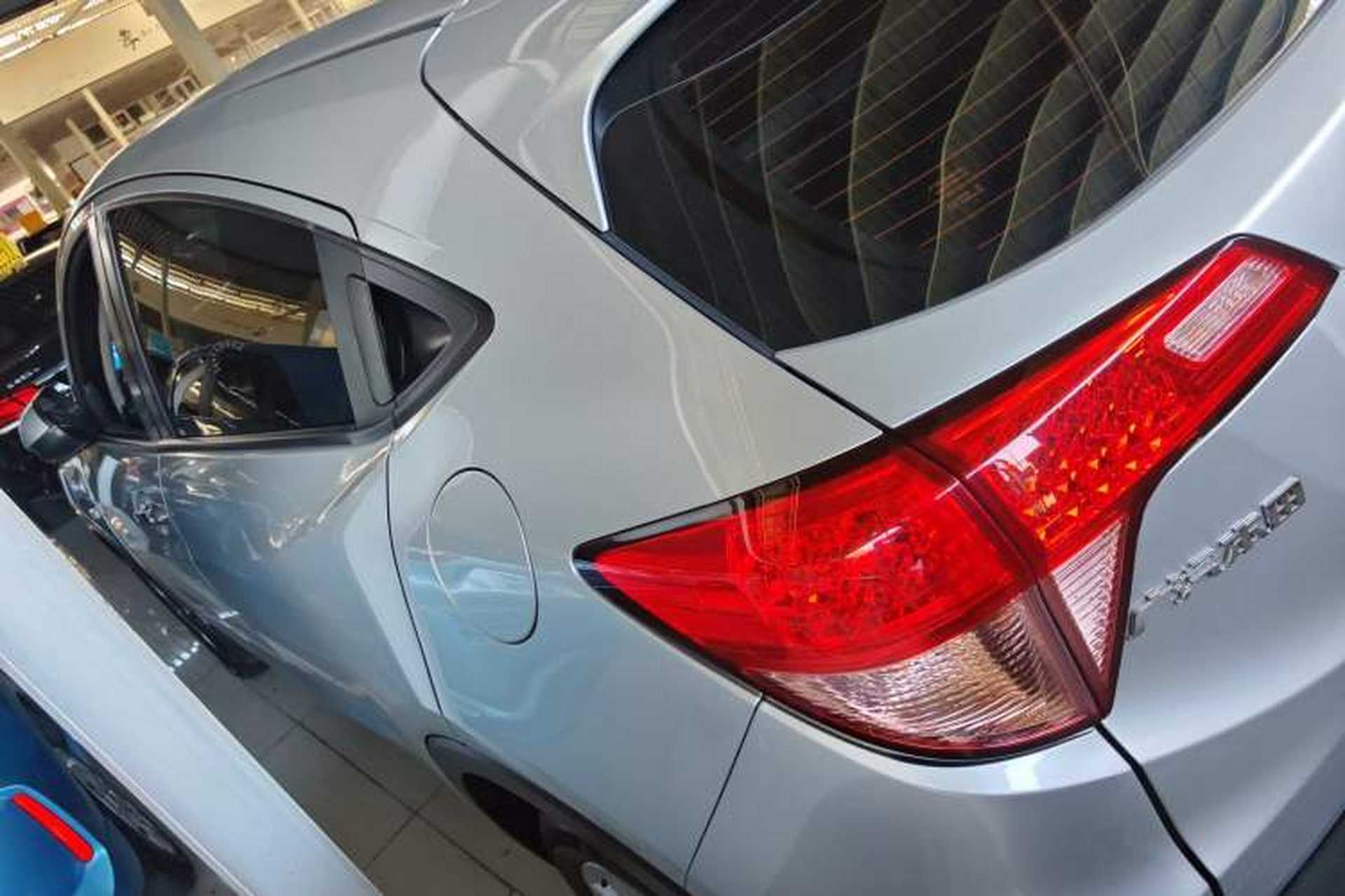 Used Honda Vezel 2015 1.8L CVT 2WD Elite Model Left Side