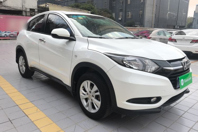 Used Honda Vezel 2015 1.5L manual two-wheel drive Comfort trim level Front Right 45 Deg