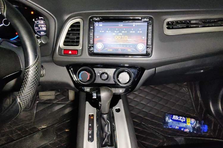 Used Honda Vezel 2015 1.5L CVT two-wheel drive Comfort trim Audio And AC Panel