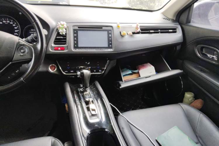 Used Honda Vezel 2015 1.8L CVT Four-Wheel Drive Flagship Model Audio And AC Panel