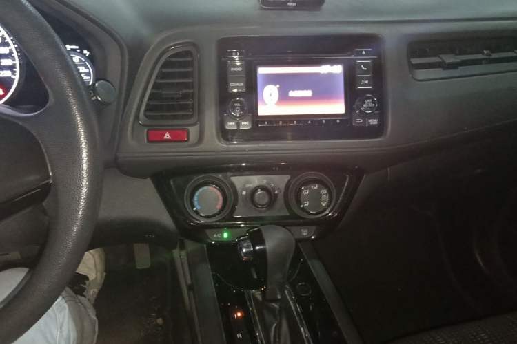 Used Honda Vezel 2015 1.8L CVT 2WD Elite Model Audio And AC Panel