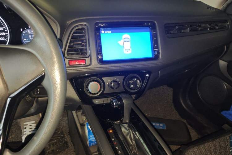 Used Honda Vezel 2015 1.5L CVT two-wheel drive Comfort trim Audio And AC Panel