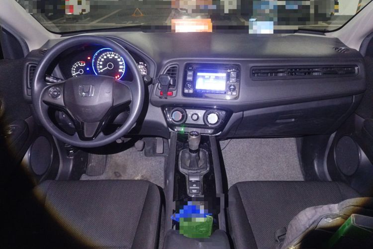 Used Honda Vezel 2015 1.5L manual two-wheel drive Comfort trim level Center Console