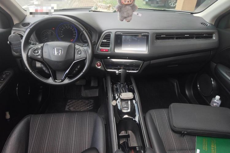 Used Honda Vezel 2015 1.8L CVT 2WD Luxury Model Center Console