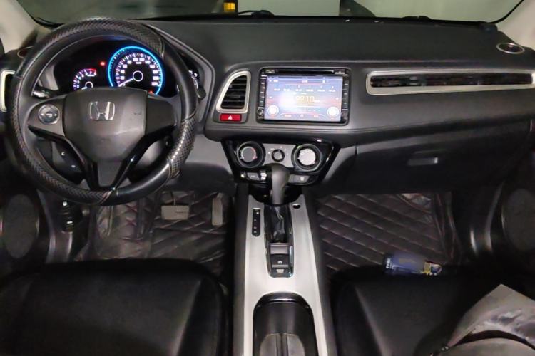 Used Honda Vezel 2015 1.5L CVT two-wheel drive Comfort trim Center Console