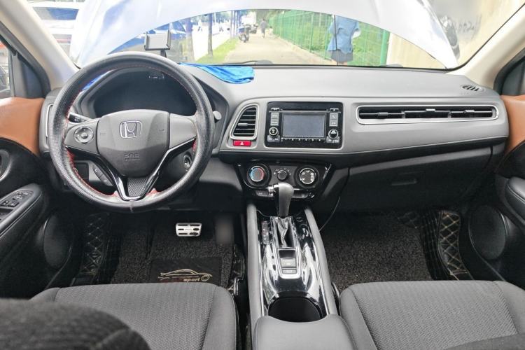 Used Honda Vezel 2015 1.5L CVT two-wheel drive Comfort trim Center Console
