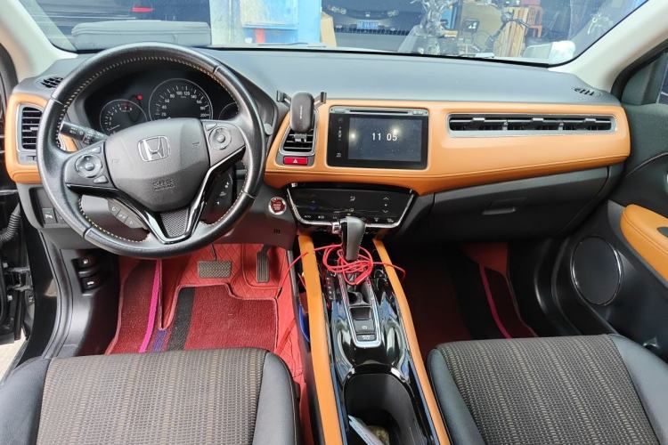 Used Honda Vezel 2015 1.8L CVT 2WD Luxury Model Center Console