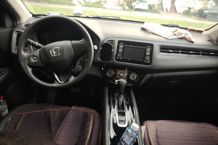 Used Honda Vezel 2015 1.8L CVT 2WD Elite Model Center Console