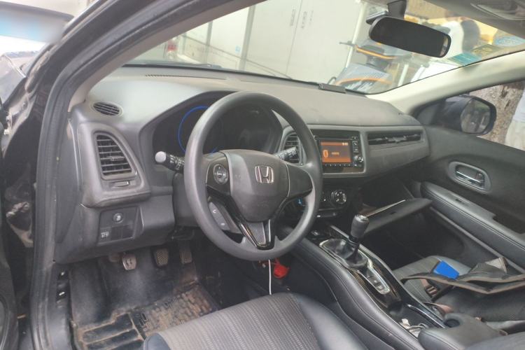 Used Honda Vezel 2015 1.8L Manual Two-Wheel Drive Elite Version Center Console