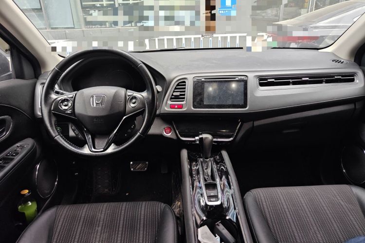 Used Honda Vezel 2015 1.8L CVT 2WD Luxury Model Center Console