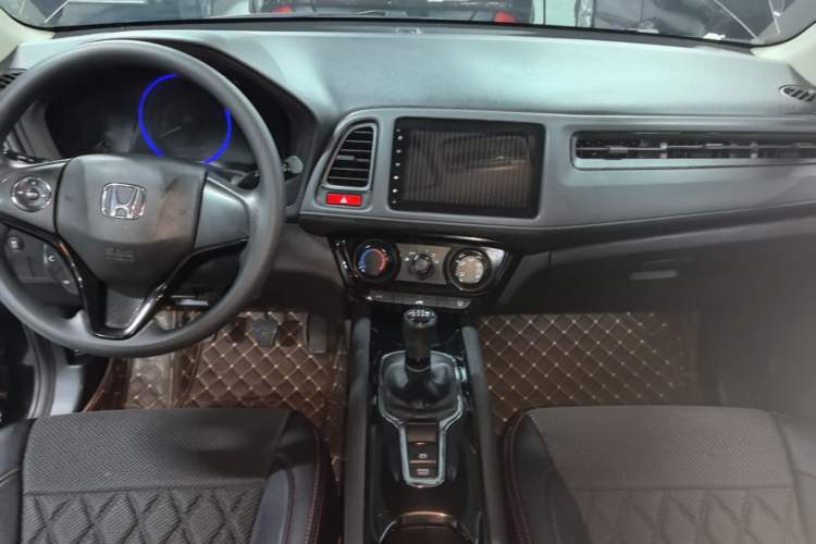 Used Honda Vezel 2015 1.5L manual two-wheel drive Comfort trim level Center Console