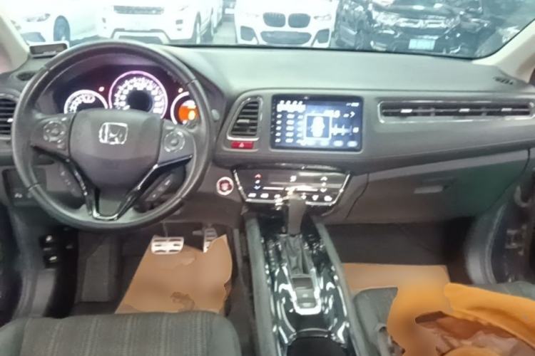 Used Honda Vezel 2015 1.8L CVT 2WD Luxury Model Center Console