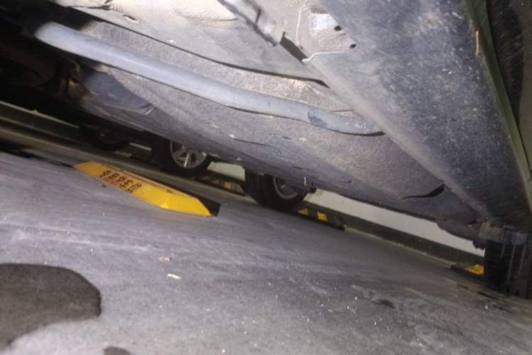 Used Honda Vezel 2015 1.5L manual two-wheel drive Comfort trim level Chassis Front Left