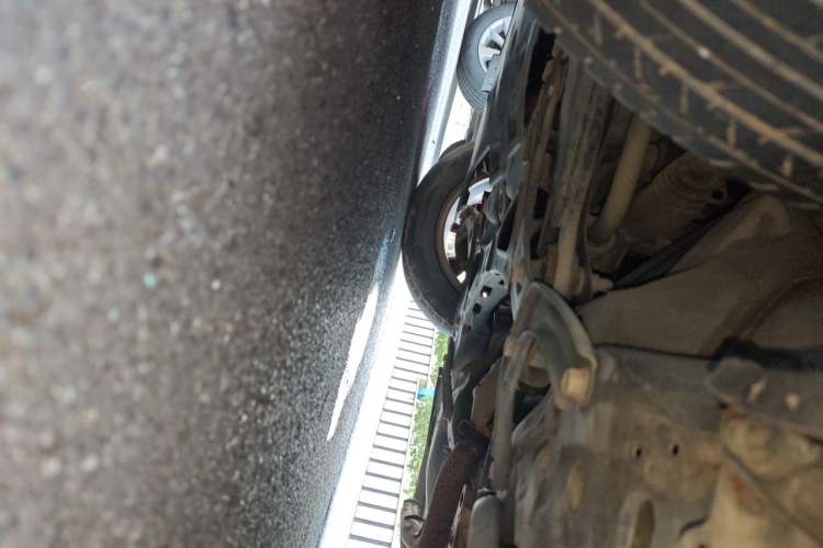 Used Honda Vezel 2015 1.5L manual two-wheel drive Comfort trim level Chassis Front Left