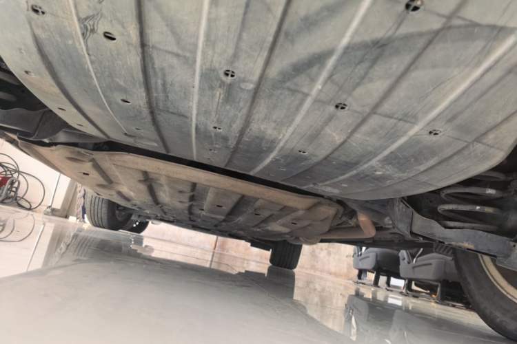 Used Honda Vezel 2015 1.5L CVT two-wheel drive Comfort trim Chassis Rear