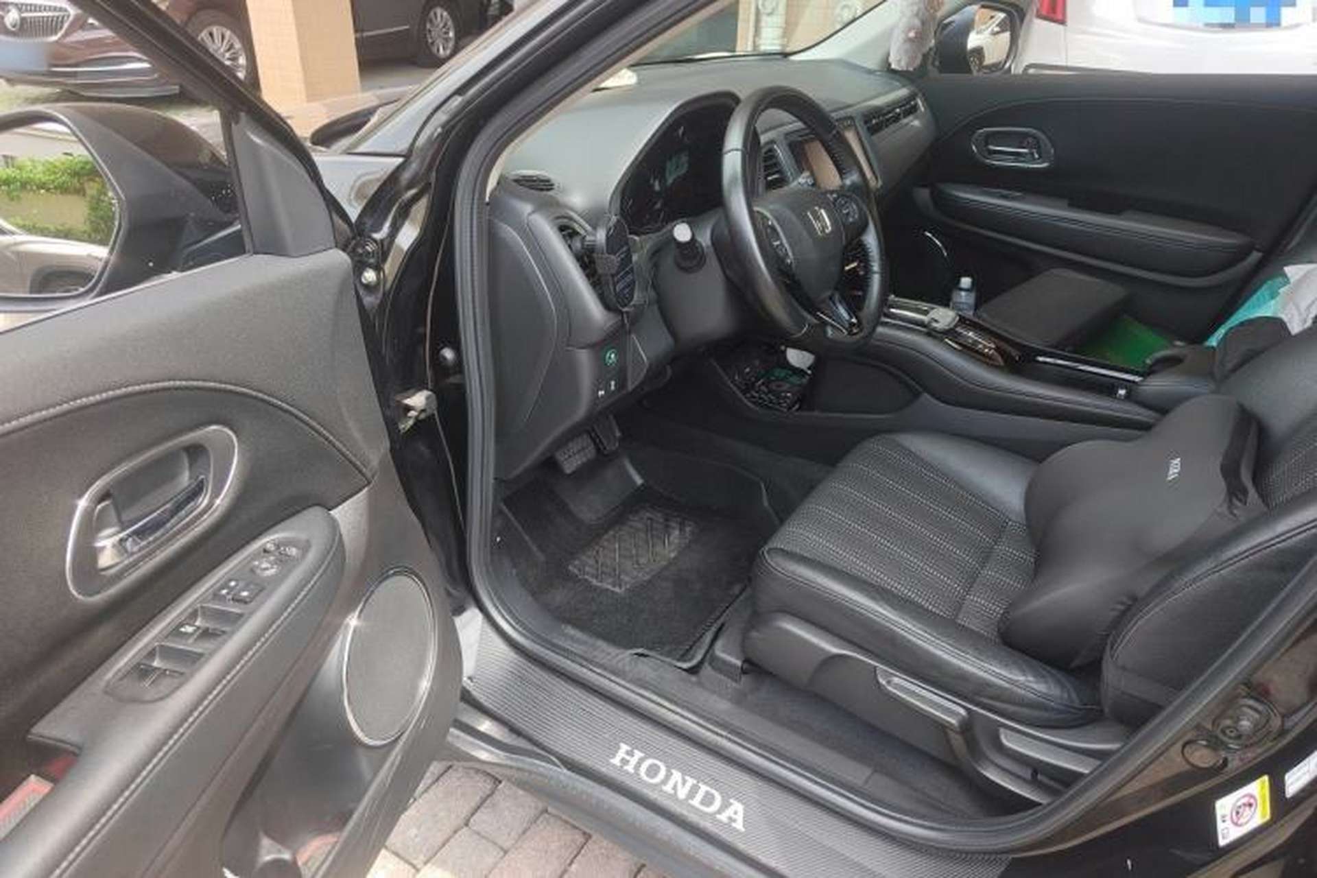 Used Honda Vezel 2015 1.8L CVT 2WD Luxury Model Driver Seat