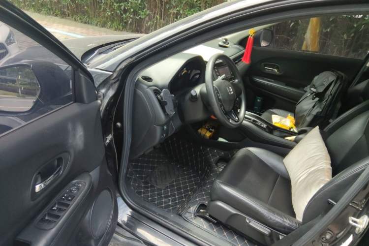 Used Honda Vezel 2015 1.5L CVT two-wheel drive Comfort trim Driver Seat