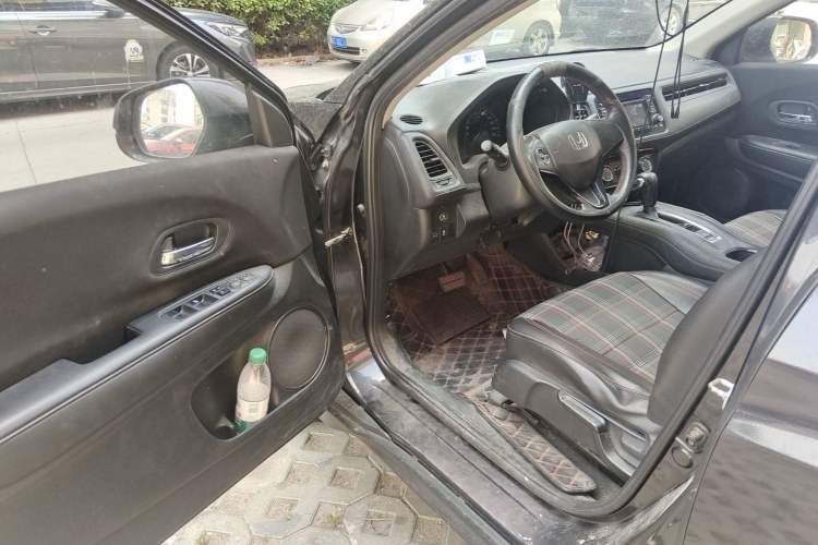 Used Honda Vezel 2015 1.5L CVT two-wheel drive Comfort trim Driver Seat