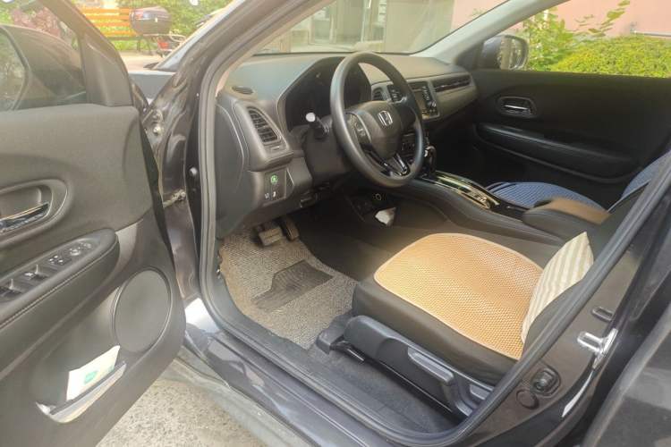 Used Honda Vezel 2015 1.5L CVT two-wheel drive Comfort trim Driver Seat