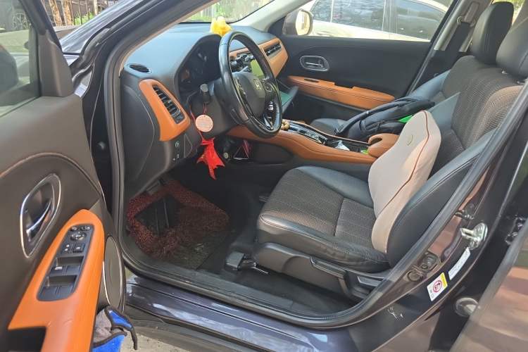 Used Honda Vezel 2015 1.8L CVT 2WD Luxury Model Driver Seat