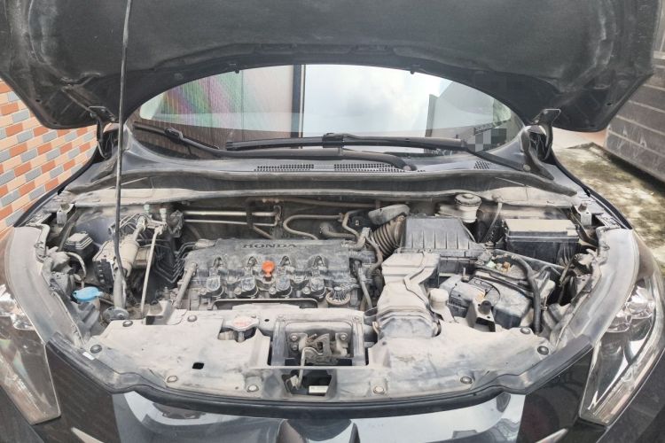 Used Honda Vezel 2015 1.8L CVT 2WD Luxury Model Engine Bay